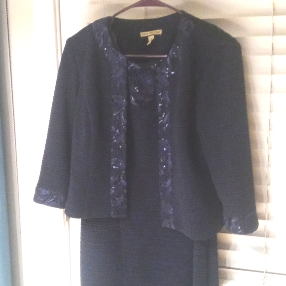 Maya Brooke Dress - Picture 3 of 5